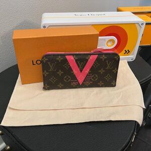 Louis Vuitton Monogram V Insolite Zippy Wallet | Limited Edition | Wristlet